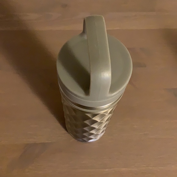 David’s Tea Silver Geometric Tumbler with Built In Stainless Steel Strainer - Picture 6 of 8